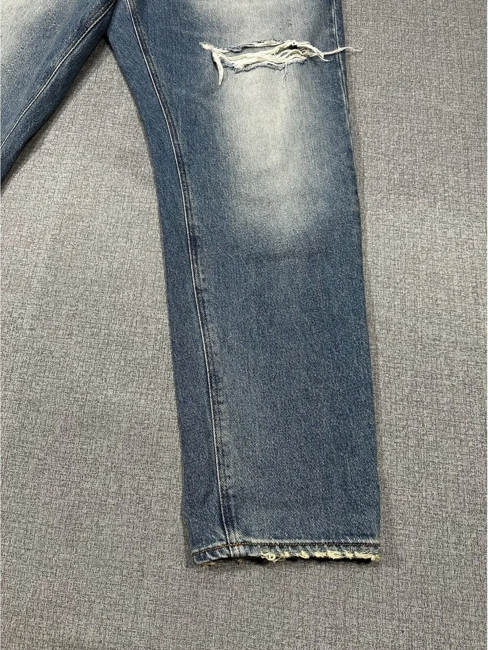 ASOS Design Men’s Distressed Slim Straight Jeans Blue Denim W33 L27